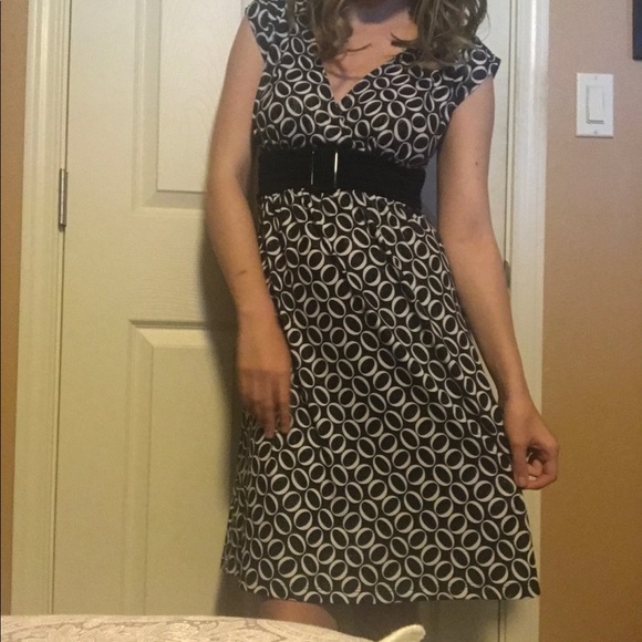 Black and white casual dress - Picture 2 of 5